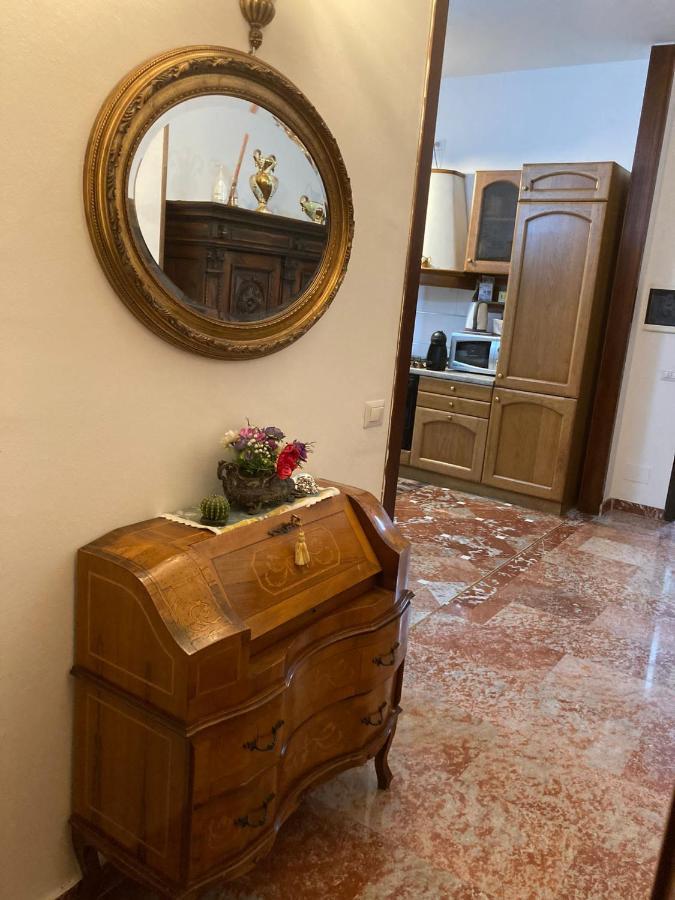 Casa Vacanza A Limbiate Exteriör bild
