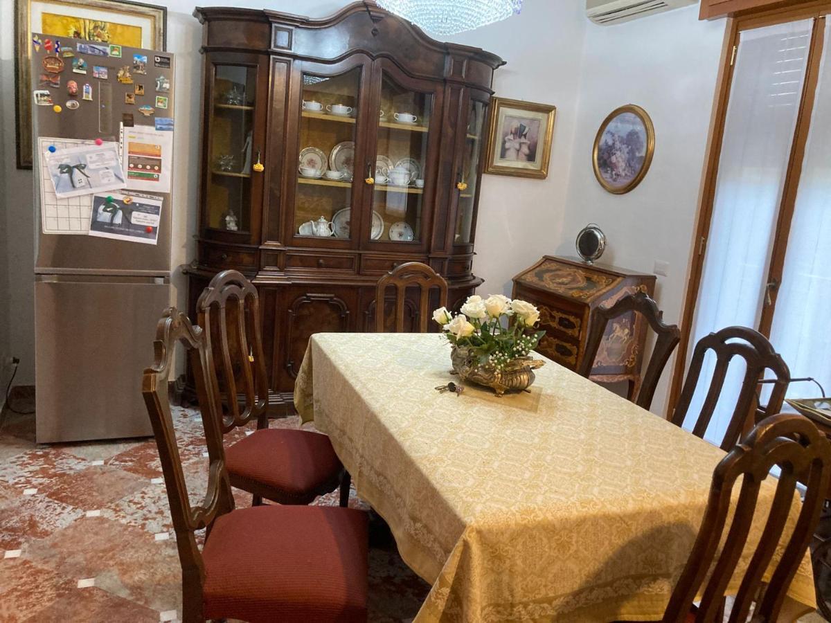 Casa Vacanza A Limbiate Exteriör bild